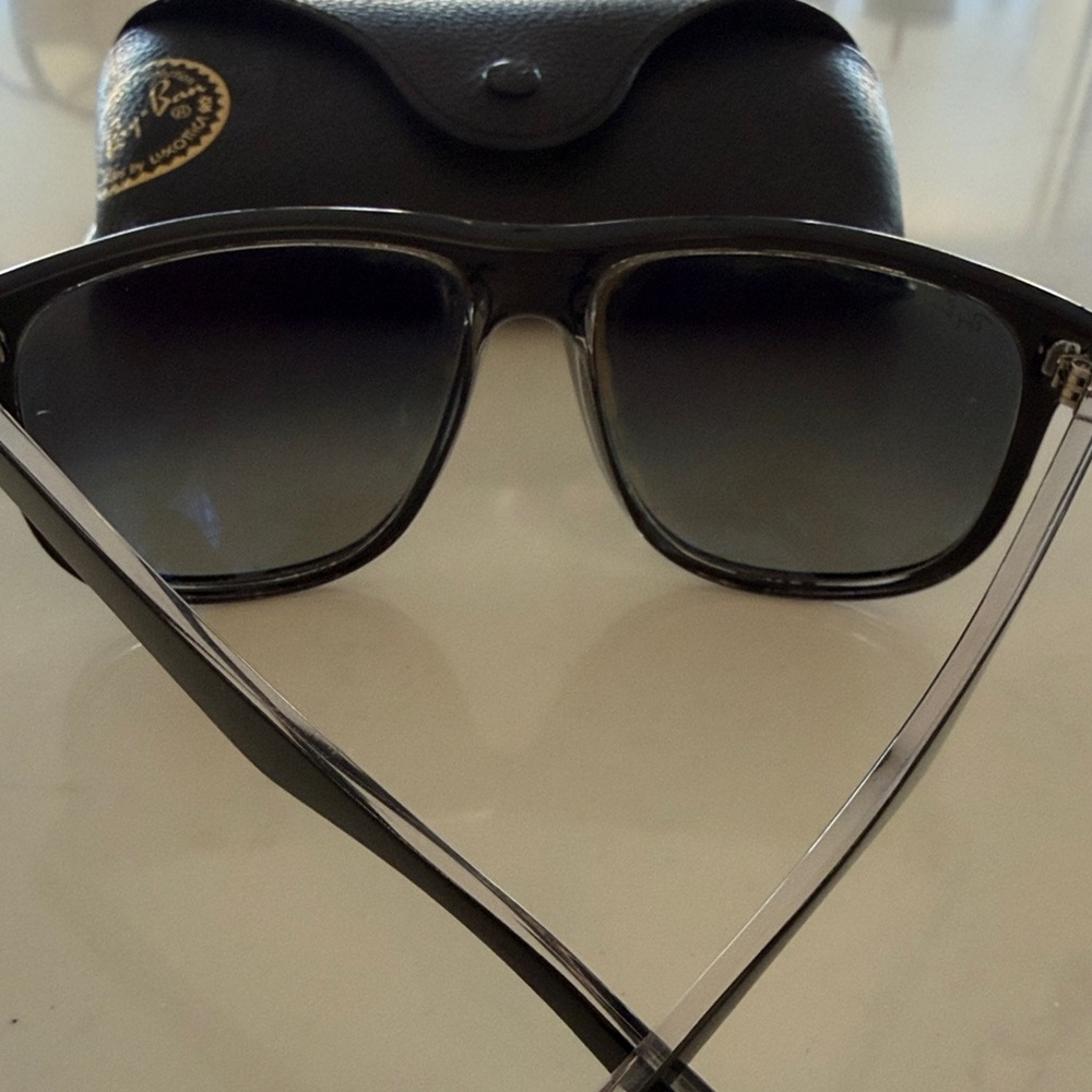 Ray-Ban Classic Black Sunglasses with Case - Picture 8 of 9